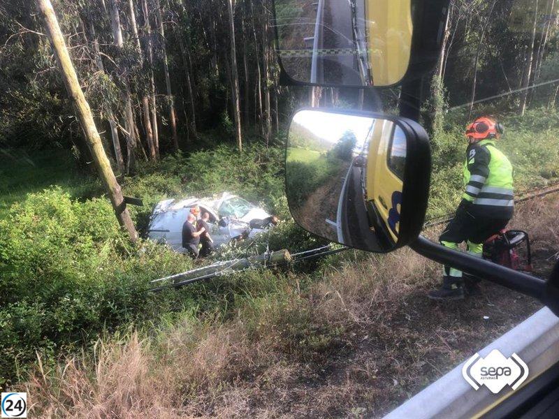 Accidente en Castrillón deja un hombre herido tras salirse de la carretera con una furgoneta.