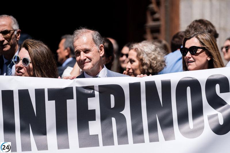 El TJUE insta a convertir en empleados fijos a los interinos de larga duración para combatir la precariedad laboral.