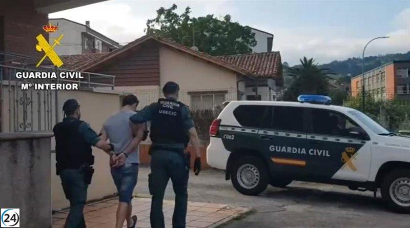 Cómplice de robos con violencia arrestado tras asaltar un banco con arma de fuego.
