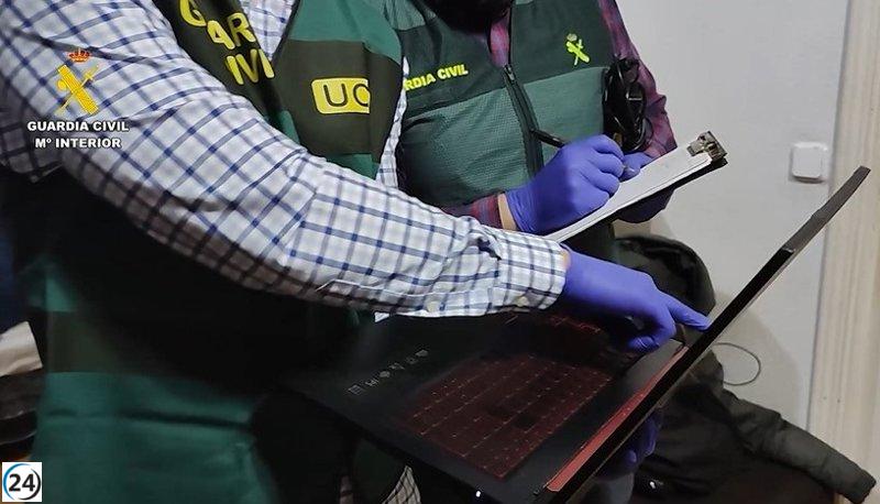 Dos individuos arrestados por llevar a cabo numerosos ciberataques contra instituciones públicas y privadas.
