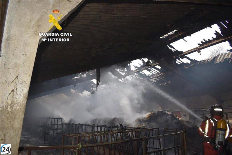 Detenido por incendio en nave agrícola de León, dos bajo investigación en Gijón