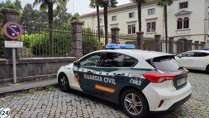 Arrestada conductora herida al chocar con un jabalí en A Merca (Ourense) con orden de detención pendiente.