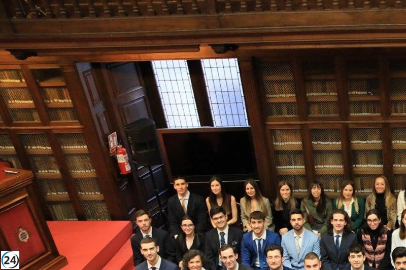 La universidad celebra a sus estudiantes destacados en la festividad de Santa Catalina.