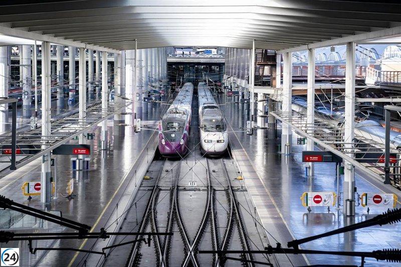 Renfe detiene trenes Avril por problemas informáticos que generan retrasos.