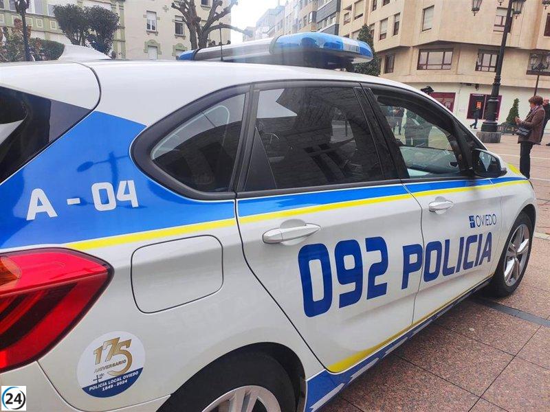 La Policía de Oviedo investiga a un joven por destrozar siete retrovisores en Prados de la Vega.