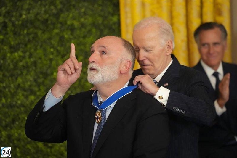 Biden premia al chef José Andrés con la máxima distinción civil de EE. UU.