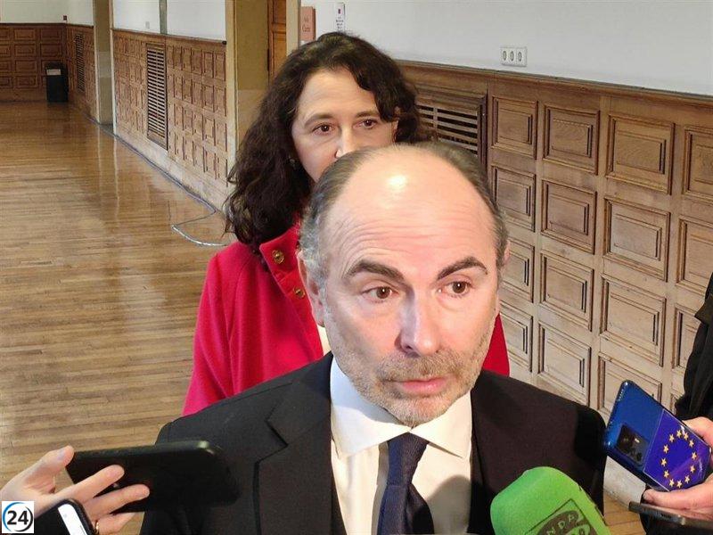 Villaverde respalda la labor pública de la Universidad de Oviedo y critica el revuelo por la entrada de universidades privadas.