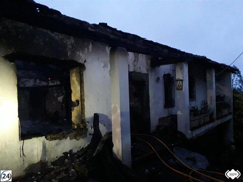 Fallece un hombre en incendio de casa en Rozadas, Boal.