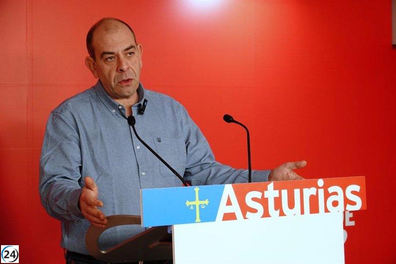 Huerga compara al PP asturiano con un boxeador aturdido que sigue ciegamente las órdenes de Feijóo.