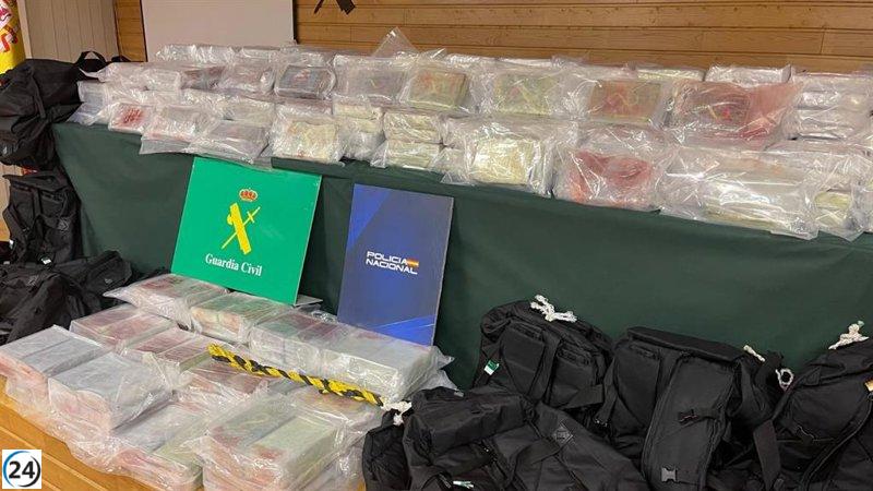 Cuatro arrestados en Asturias enfrentarán prisión; el quinto, bajo investigación por narcotráfico, queda en libertad.
