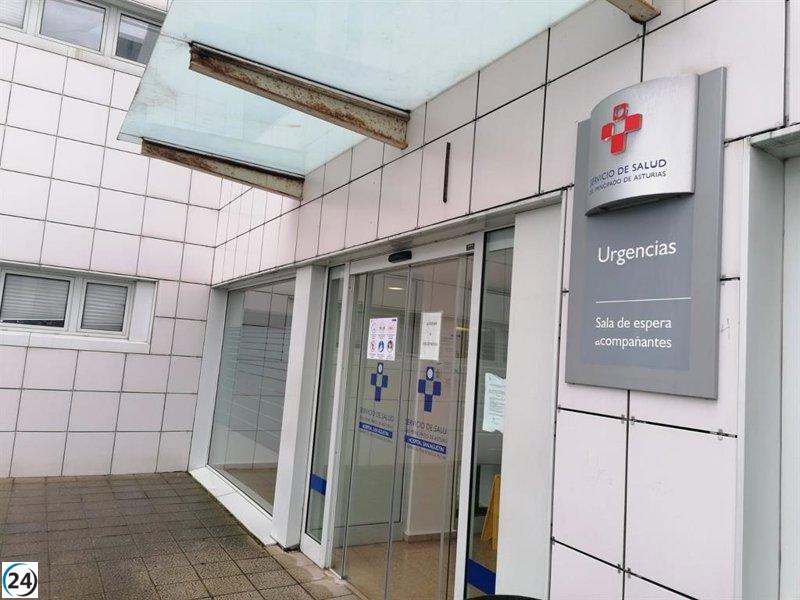 Menor hospitalizada por inhalación de humo tras incendio en su baño en Avilés.