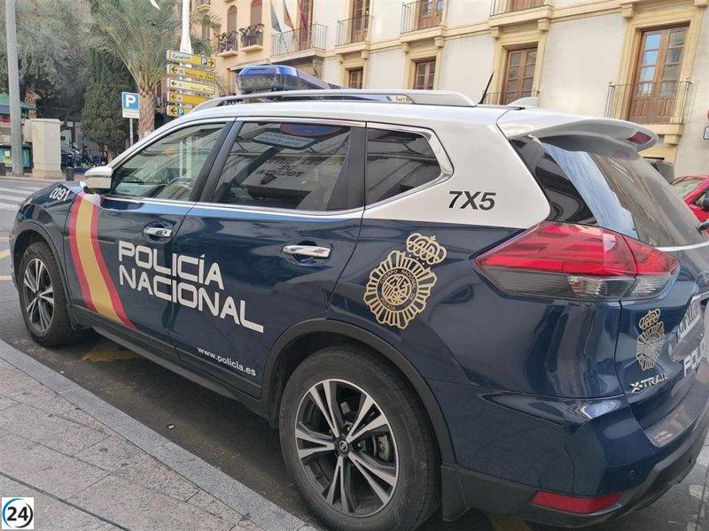 Mujer arrestada en Avilés por hurtos y fraude con tarjeta.