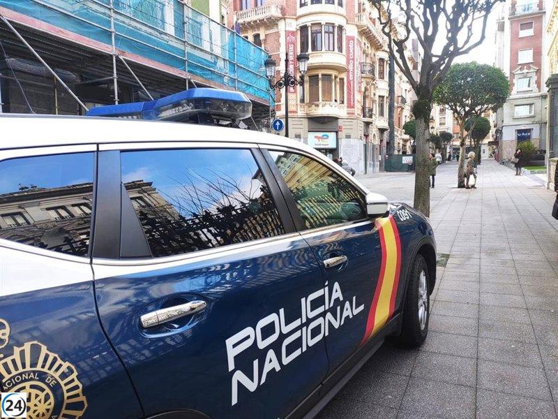 Detienen en Avilés a un hombre por robar un teléfono de 1.800 euros en un bar.