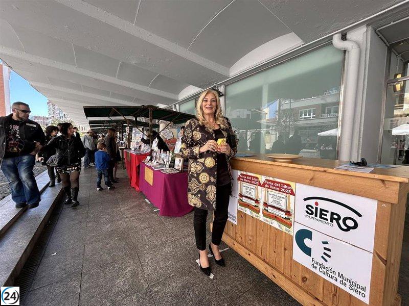 Aurora Cienfuegos elogia la excelencia de la Feria del Libro de Siero.