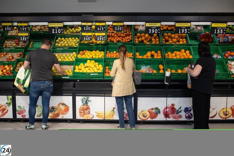 La gran distribución se prepara para operar con normalidad tras restablecerse el suministro eléctrico este martes.