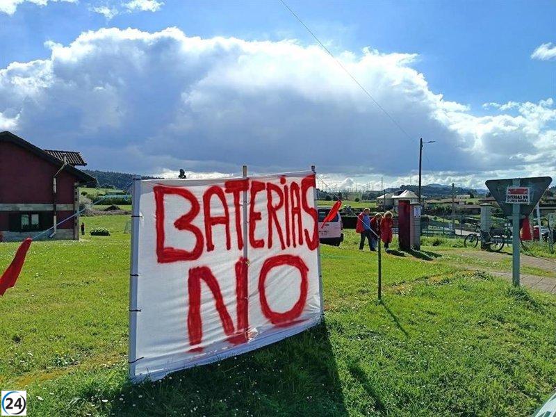 Protestas ecologistas por la instalación de parques de baterías en Oviedo.
