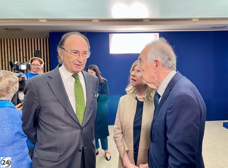 Emilio Lamo elogia la profunda investigación y sensibilidad de Massey hacia la migración.