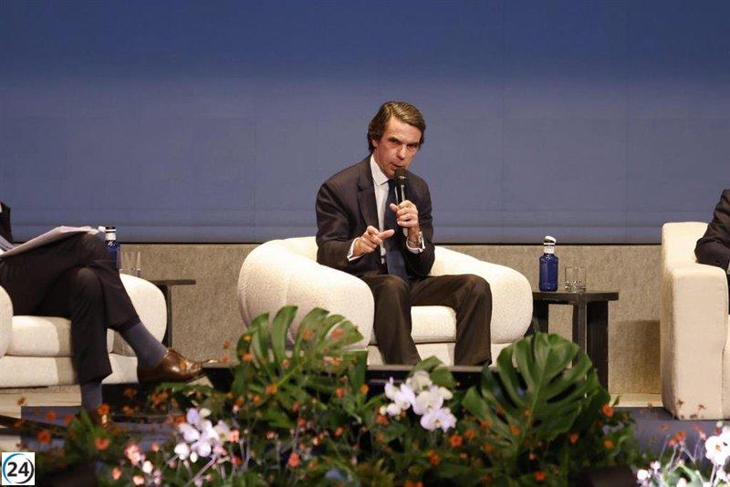 Aznar aboga por restaurar el respeto en la política ante los constantes escándalos.