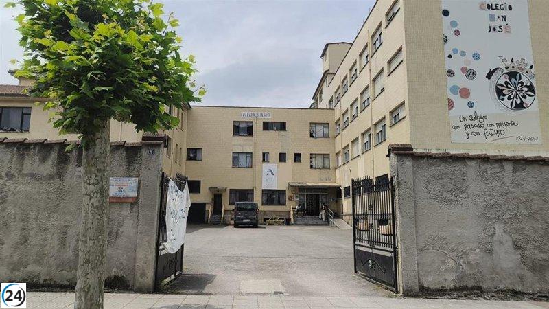 Revocan el cierre del centro de acogida de migrantes en Sotrondio.