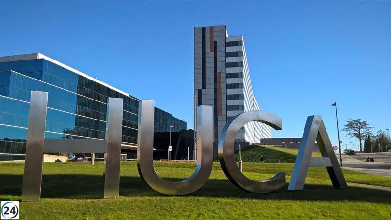 Ciclista salvado y llevado al HUCA tras caída en el cementerio de Candás.