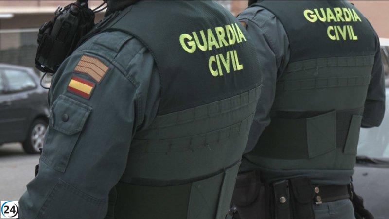 Dos jóvenes, de 19 y 20 años, bajo investigación por conducción riesgosa en encuentro ilegal en centro comercial.