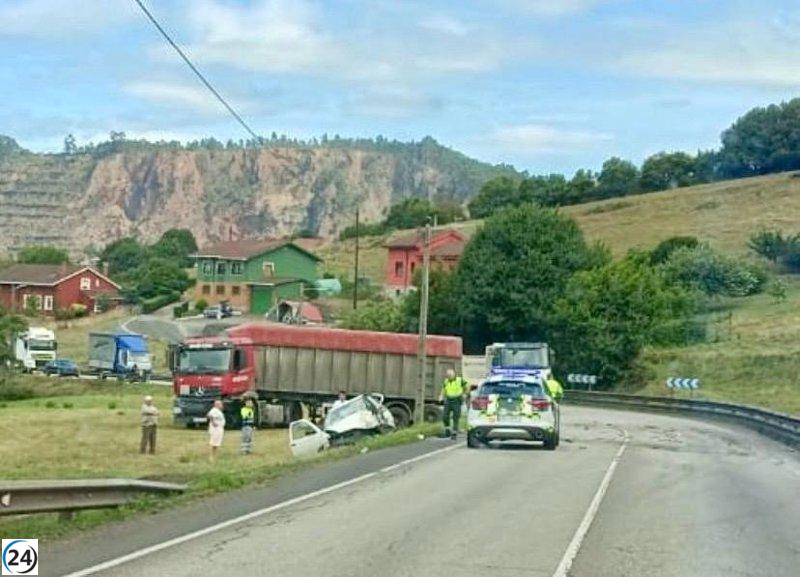 Trágico accidente en la AS-19: muere conductor tras chocar con un camión en Carreño.
