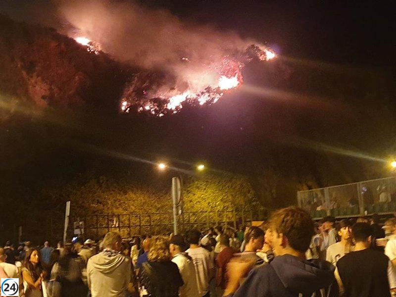 Incendio en Candás extinguido tras incidentes con pirotecnia en las fiestas de San Félix.