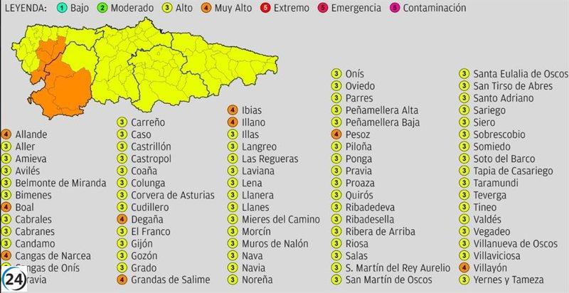 Nueve localidades del occidente de Asturias enfrentan hoy un grave índice de riesgo de incendios forestales.