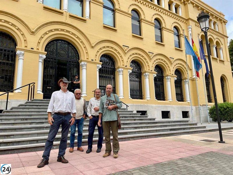 Asturias Ganadera denuncia al gobierno regional por frenar la restitución de montes comunitarios.