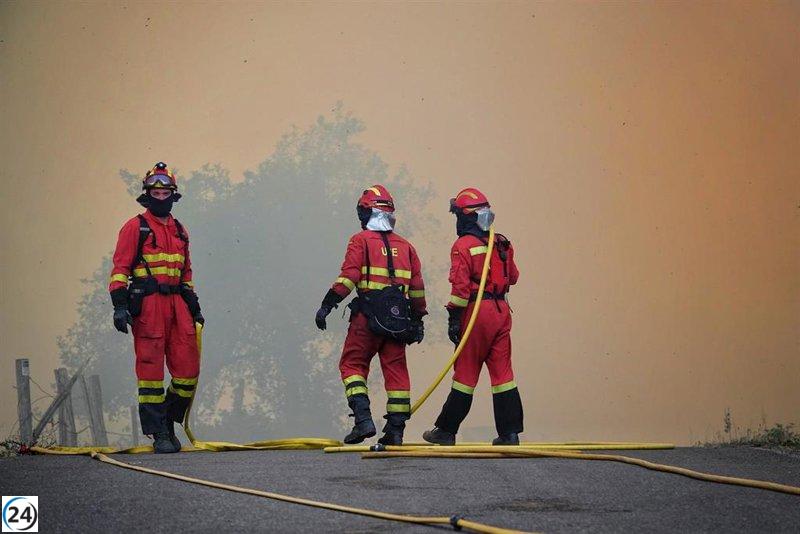 Incendios forestales persisten en Asturias: Degaña, Genestoso y Somiedo bajo amenaza.