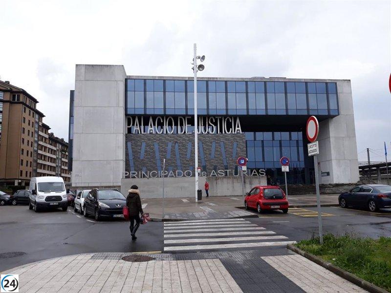 Solicitan una década de prisión para un individuo que filmó a mujeres en las duchas de un centro social en Gijón.