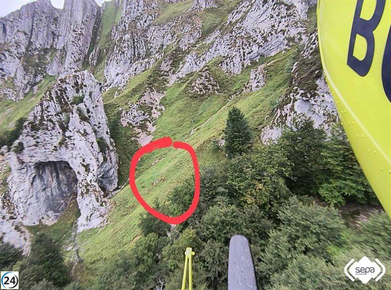 Operativo exitoso: Bomberos ayudan a un senderista perdido en Peña Mea, Laviana.