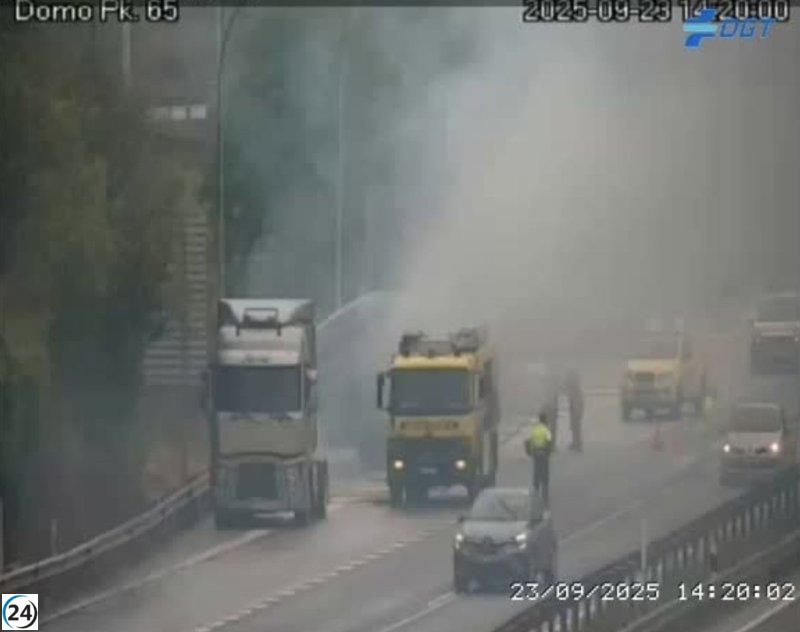 Incendian un camión en la AP-66 cerca de Campomanes.