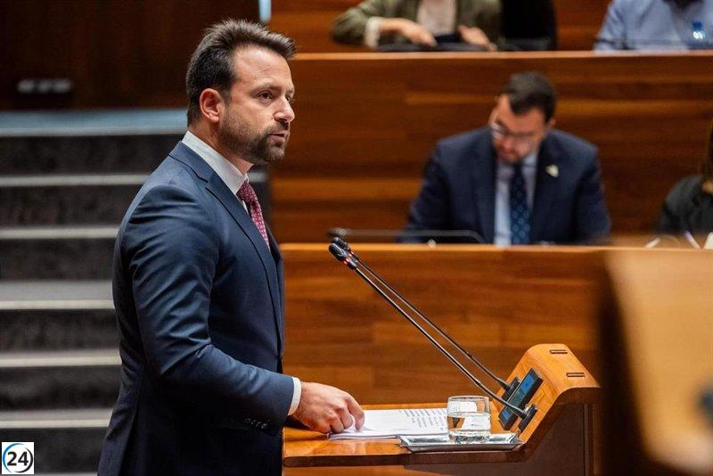Queipo (PP) critica a Barbón por su inacción y sumisión a Sánchez, advirtiendo que Asturias se estanca.