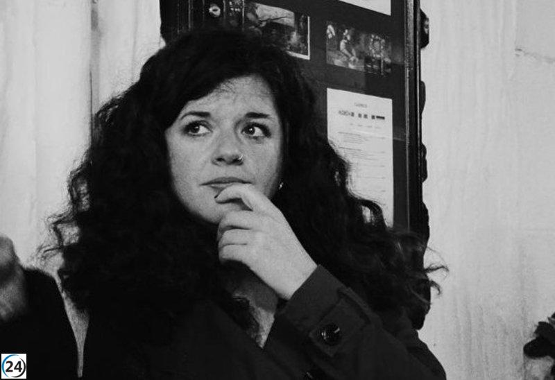 Sofía Castañón galardonada con el premio 'Xuan María Acebal' por su obra poética sobre el amor y la lengua.
