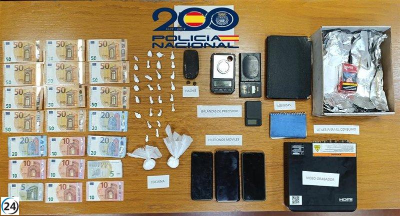 Desmantelan narcopiso en Langreo: arrestan a madre e hija por tráfico de drogas.