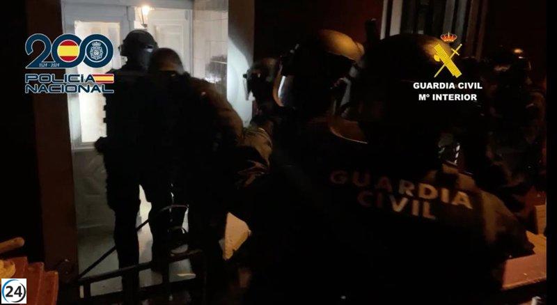 Desmantelan banda responsable de más de 50 robos violentos en locales y estaciones de servicio.