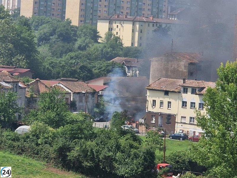 IU de Oviedo critica la falta de respuesta de las autoridades tras la tragedia en el Rayo-Mercadín.
