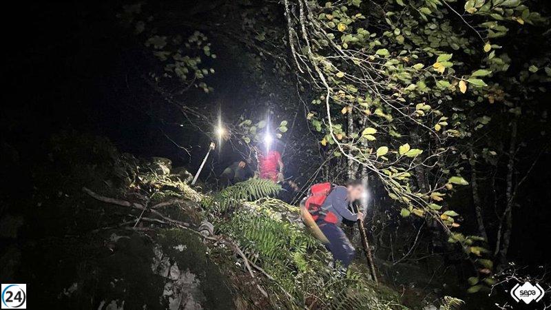 Dos hombres salvados en Amieva tras perderse en una ruta montañosa por la noche.
