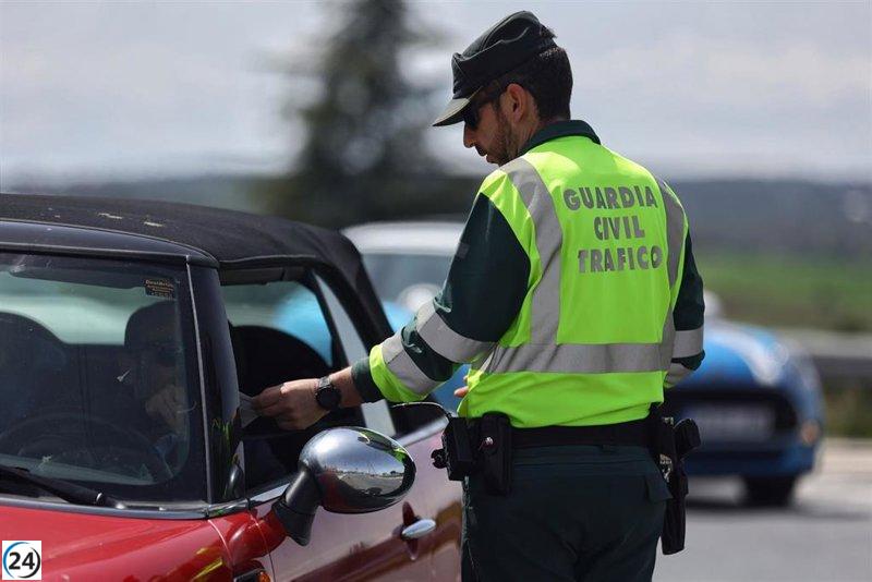 La DGT en Asturias sanciona principalmente por el uso del móvil en su campaña de vigilancia.