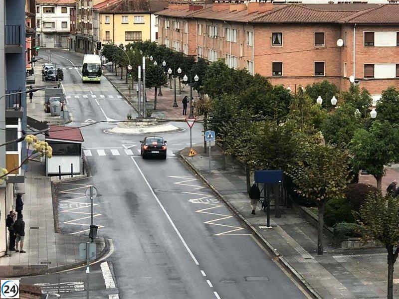 Motociclista sufre lesiones en accidente con rotonda en Blimea.