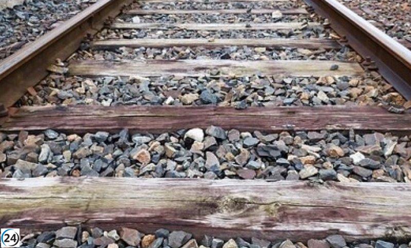 Adif destina más de dos millones a modernizar la infraestructura entre Luarca y Canero.