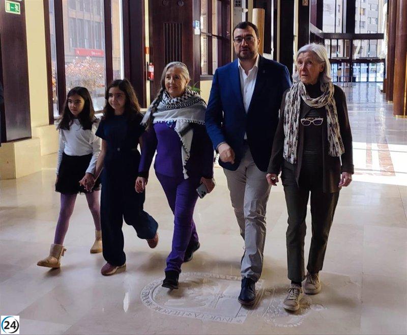 Barbón promueve la vivienda colaborativa como respuesta a la soledad y la falta de acceso a la vivienda.