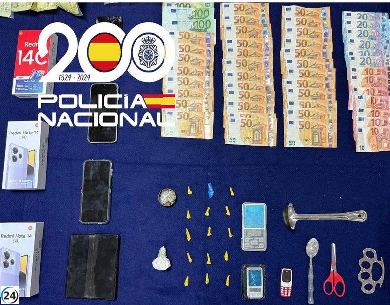 La Policía Nacional cierra un narcopunto en Villalegre.