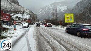 Vox denuncia desorden en Fuentes de Invierno por coches atascados y mala gestión.
