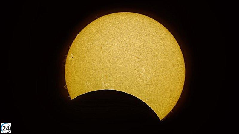 Gijón organiza un evento sobre el Eclipse 2026 con charlas y observación solar en abril.