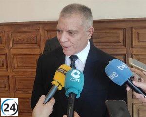El conservador titular podría ser: La Universidad de Oviedo nombra a Ricardo Carrau Honoris Causa.