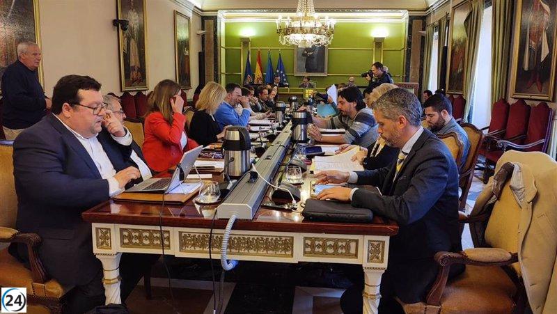 Pleno de Oviedo pide la destitución de Costillas como presidente de FMC después de salir de Cs.