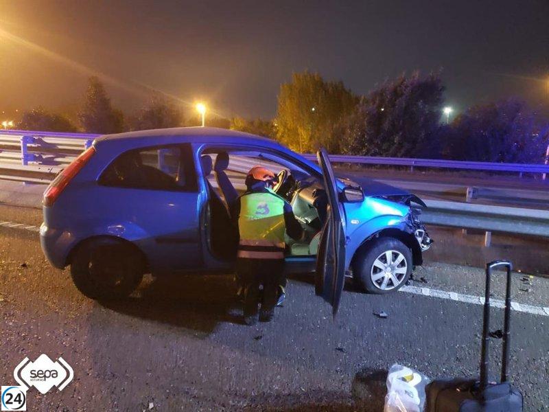 Mujer herida grave tras colisionar con camión en la AS-II en Lugo de Llanera.