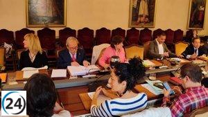 Rivas (PSOE) critica al PP por ignorar pleno de Oviedo y hacer ruedas de prensa separadas.